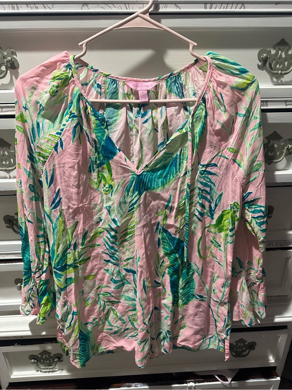 Lilly Pulitzer Pink Tropical Print Tie Neck Blouse Size Small